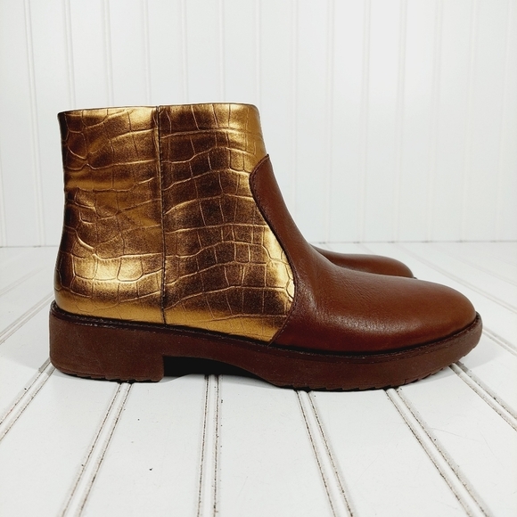 NEW FitFlop Women's Mara Brown Gold Leather Side Zipper Slip On Ankle Boots I804 - Picture 5 of 13